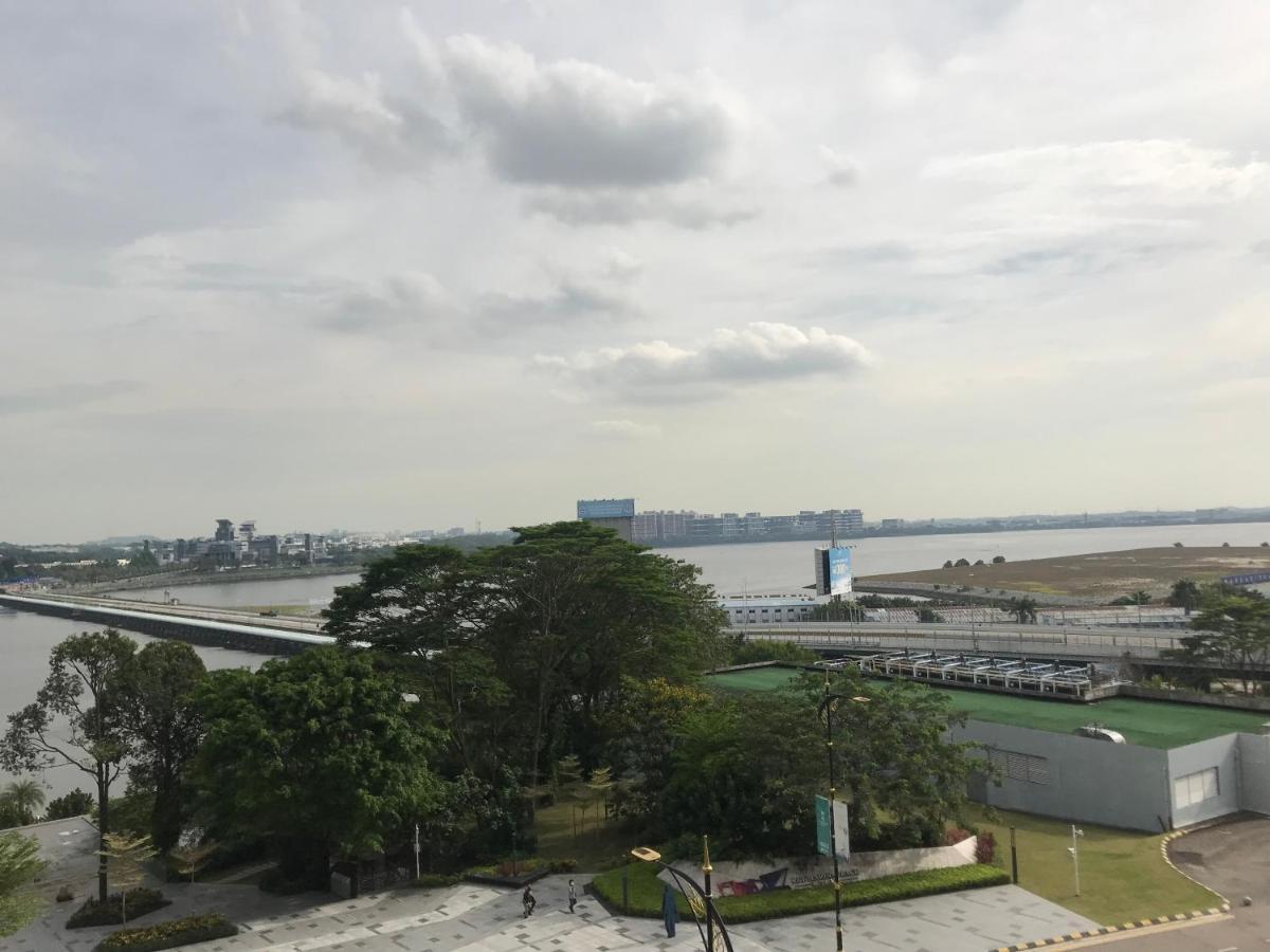 R&F Princess Cove Premium Home Stay 3Bed 2Bath Johor Bahru Exteriör bild